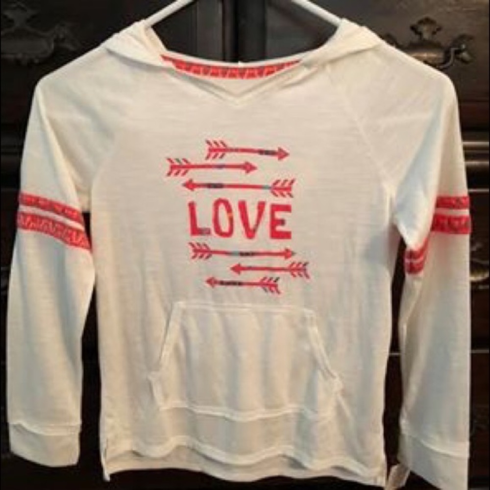 Girl’s hooded shirt